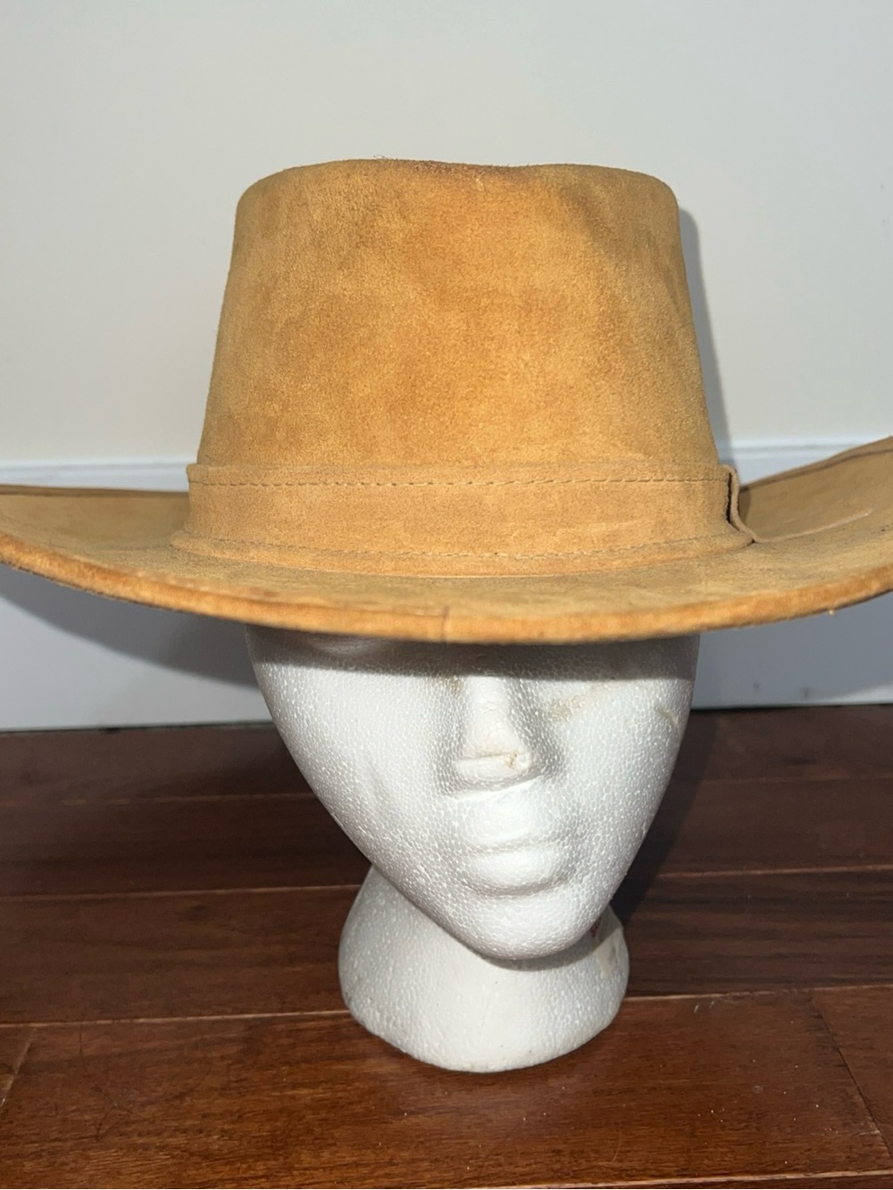 Suede Wide Brim Cowboy Hat in Tan